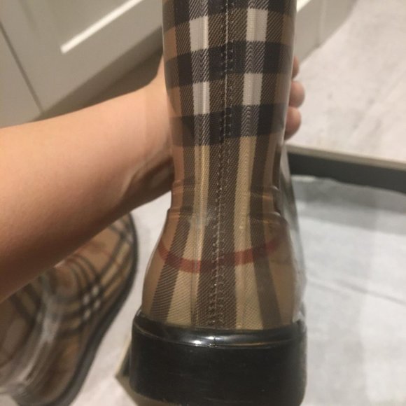 Authentic Burberry Rain boots - Picture 5 of 8